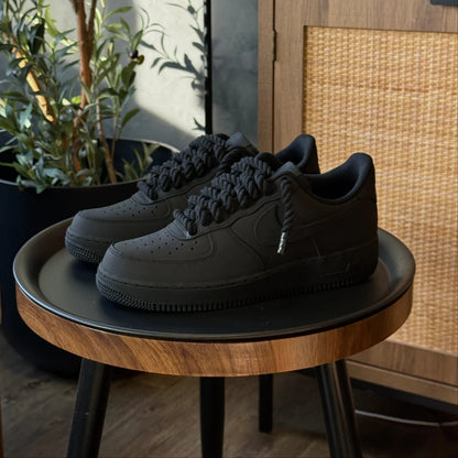 AF1 negro mate personalizado
